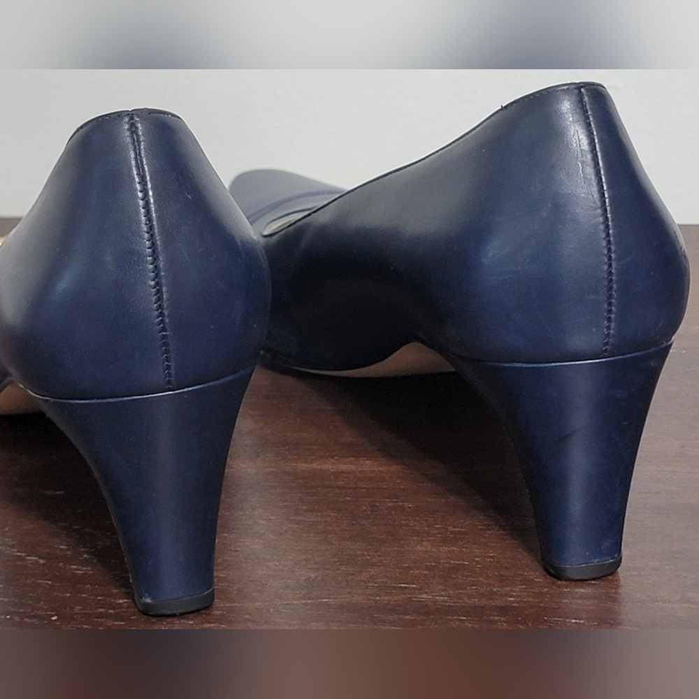 Salvatore Ferragamo Made in Italy Navy Blue Leather Pumps Women's Size 10 2A - Picture 4 of 14